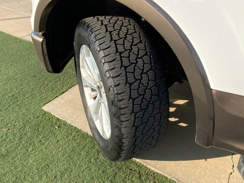 Used 2016 Ford F150 Lariat w/ Equipment Group 501A Mid image 28