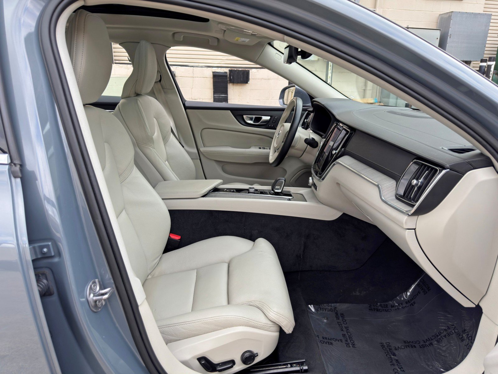 Used 2023 Volvo S60 B5 Ultimate w/ Climate Package FWD image 16