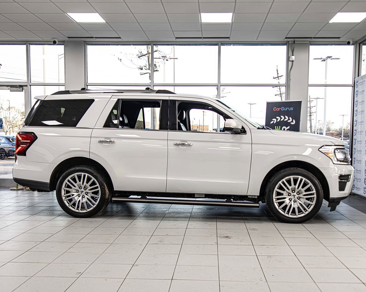 Used 2024 Ford Expedition Limited AWD/4WD image 9