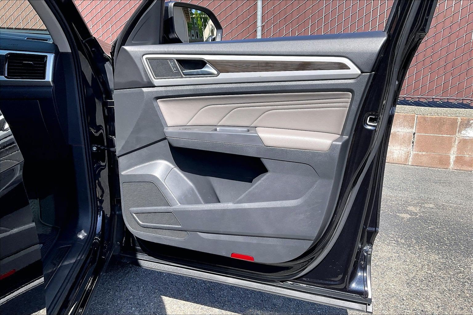 Certified 2023 Volkswagen Atlas SE w/ Panoramic Sunroof Package FWD image 23