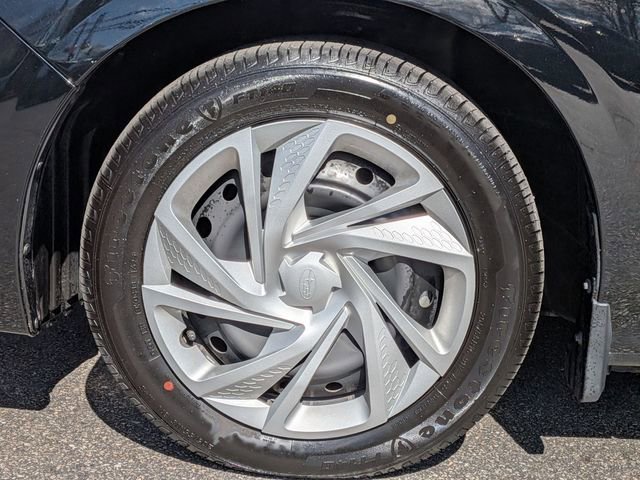 Certified 2025 Subaru Impreza 2.0i image 9