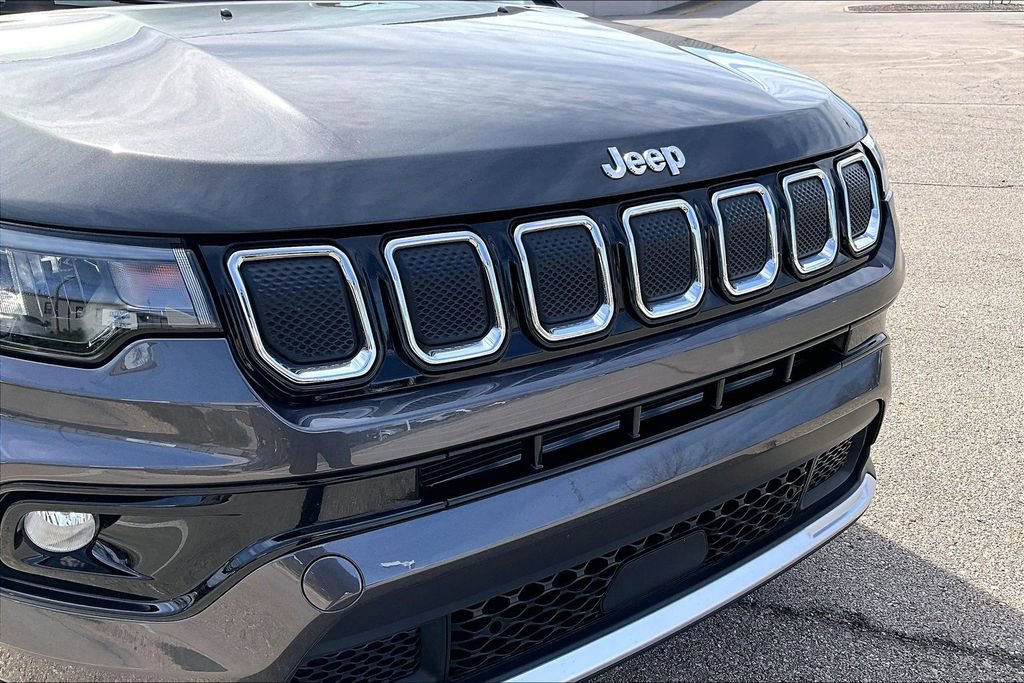 Used 2022 Jeep Compass Limited image 28