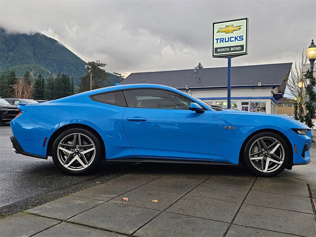 Used 2024 Ford Mustang GT Premium image 4