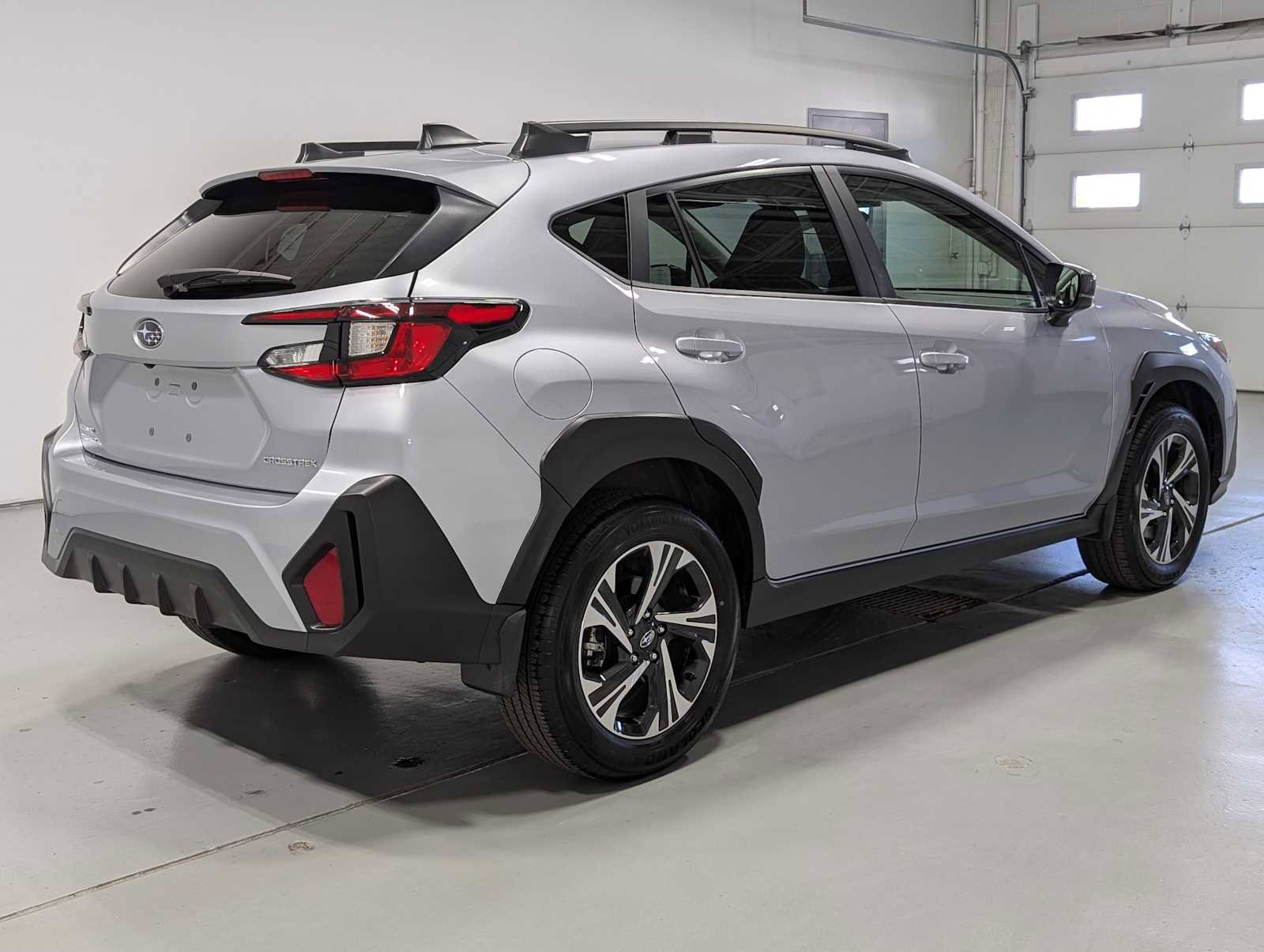 Used 2024 Subaru Crosstrek 2.0i Premium AWD/4WD image 8