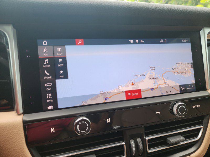 Used 2023 Porsche Macan image 19