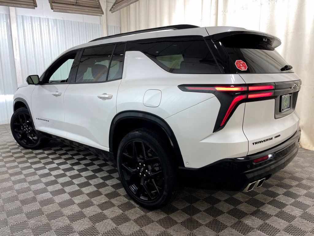 Used 2024 Chevrolet Traverse RS w/ LPO, Floor Liner Package AWD/4WD image 24