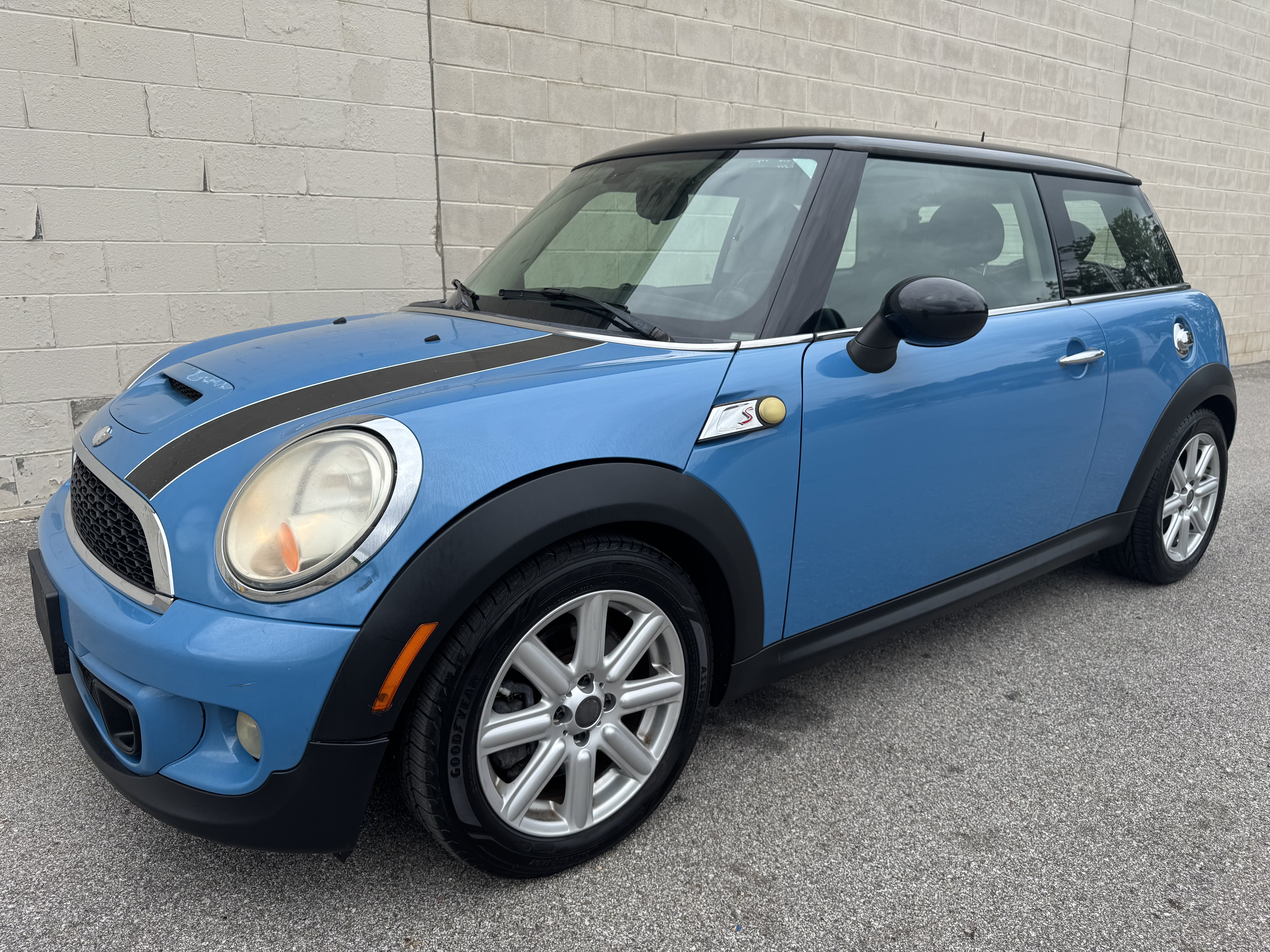 Used 2013 MINI Cooper S FWD image 1