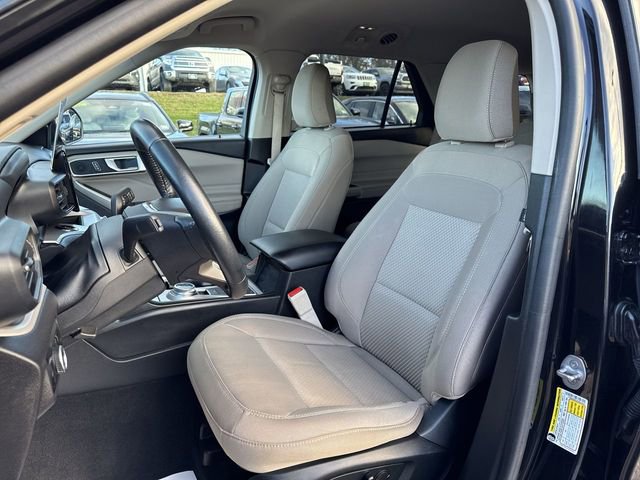Used 2023 Ford Explorer XLT image 15