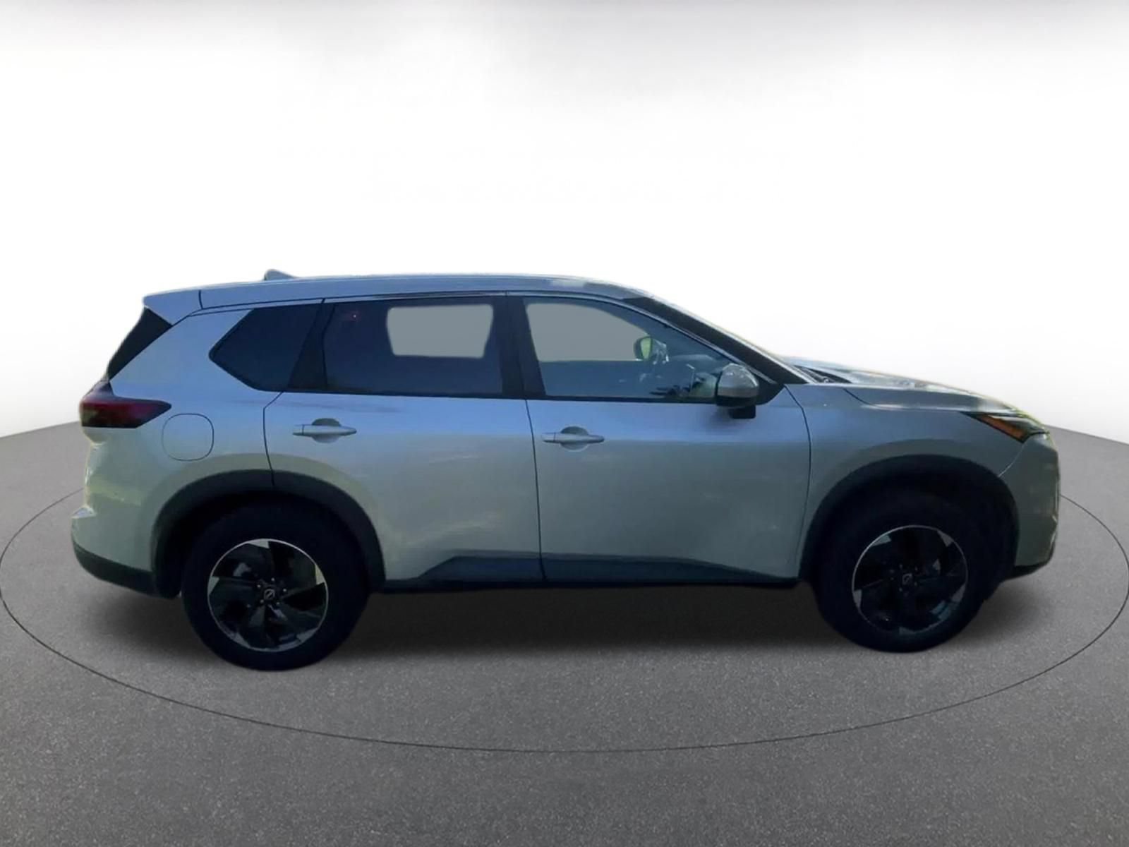 Used 2025 Nissan Rogue SV AWD/4WD image 15