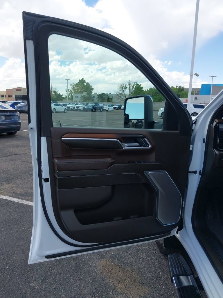 Used 2025 GMC Sierra 3500 Denali w/ Denali Reserve Package AWD/4WD image 13