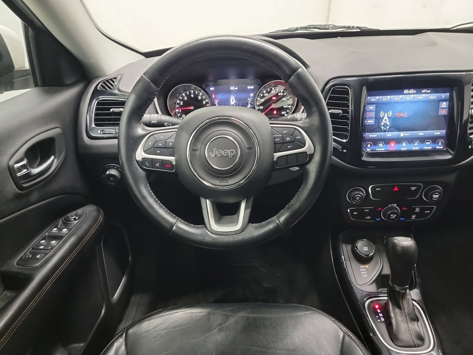 Used 2018 Jeep Compass Limited w/ Navigation Group image 16