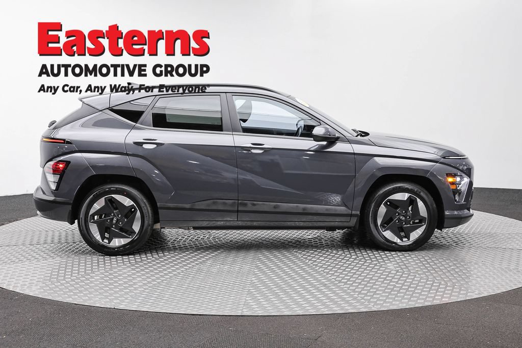 Used 2024 Hyundai Kona SEL FWD image 4