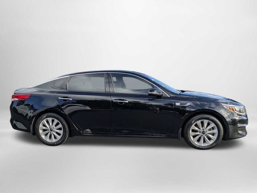 Used 2017 Kia Optima EX w/ Premium Package FWD image 3