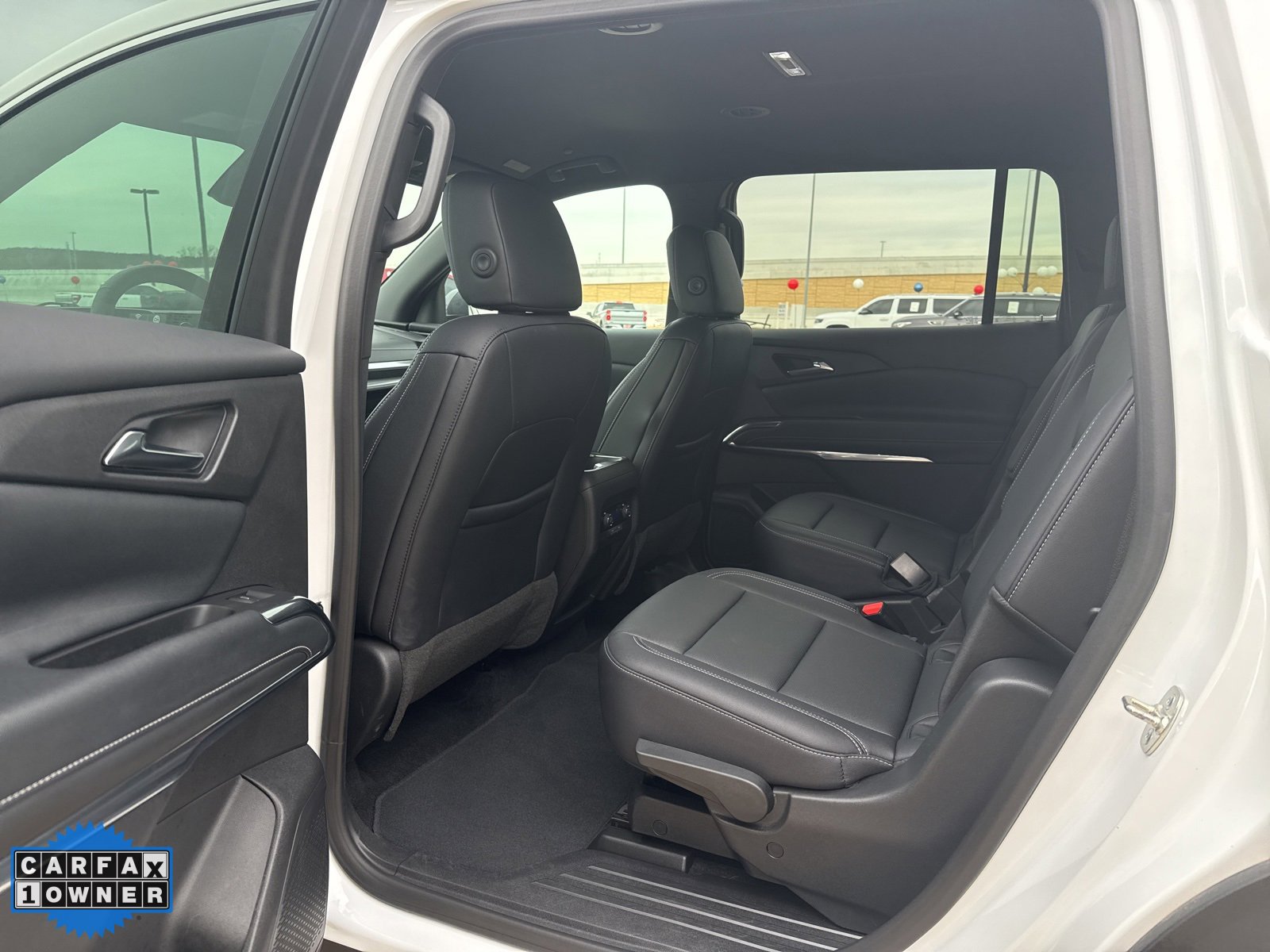 Used 2025 Chevrolet Traverse LT image 25