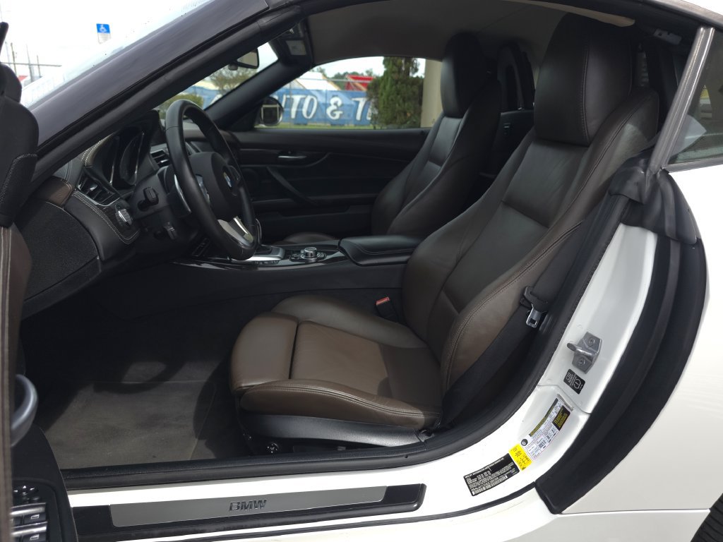 Used 2014 BMW Z4 sDrive35i RWD image 12