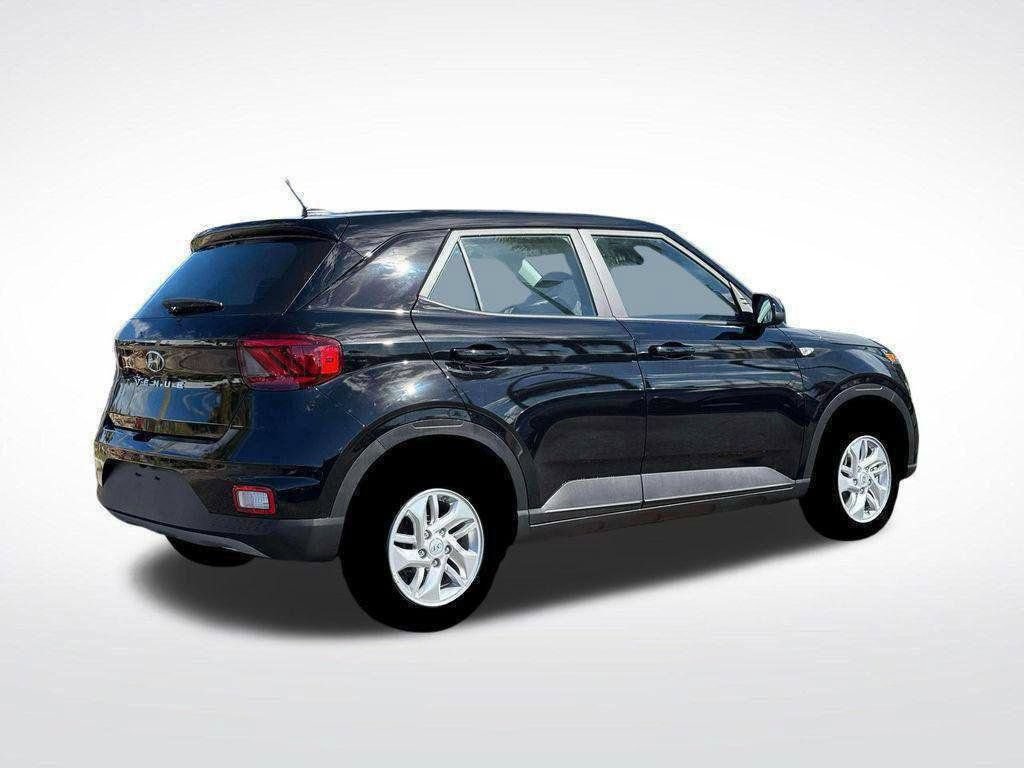 Certified 2026 Hyundai Venue SE FWD image 8