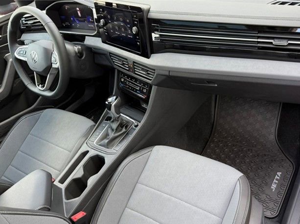 New 2026 Volkswagen Jetta SE image 16
