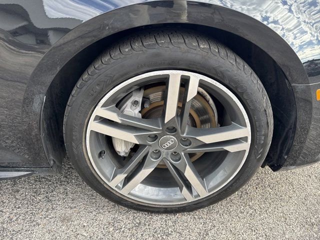 Used 2017 Audi A4 2.0T Premium Plus w/ Premium Plus Package image 4