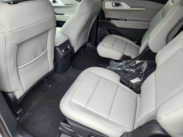 New 2026 Ford Explorer Active w/ Active Comfort Package RWD image 30