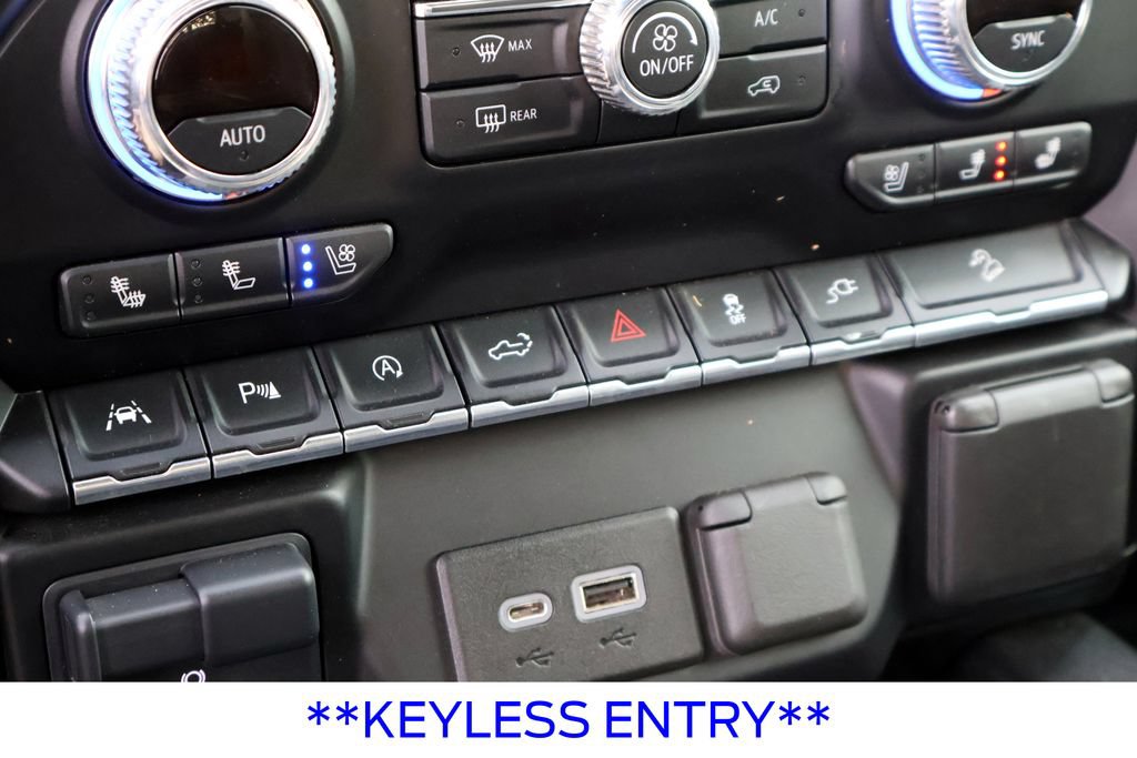 Used 2021 GMC Sierra 1500 AT4 w/ AT4 Premium Package AWD/4WD image 11