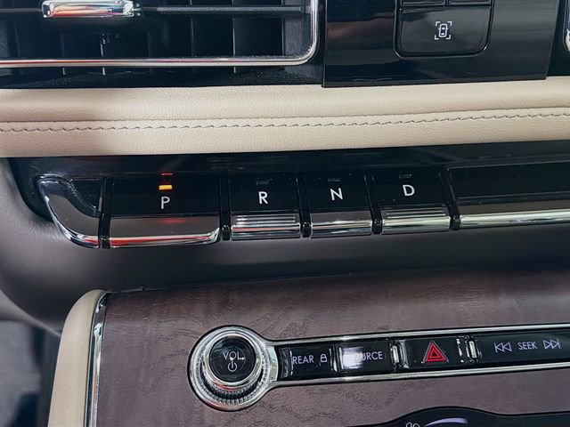 Used 2023 Lincoln Aviator Reserve w/ Class IV Trailer Tow Package image 20