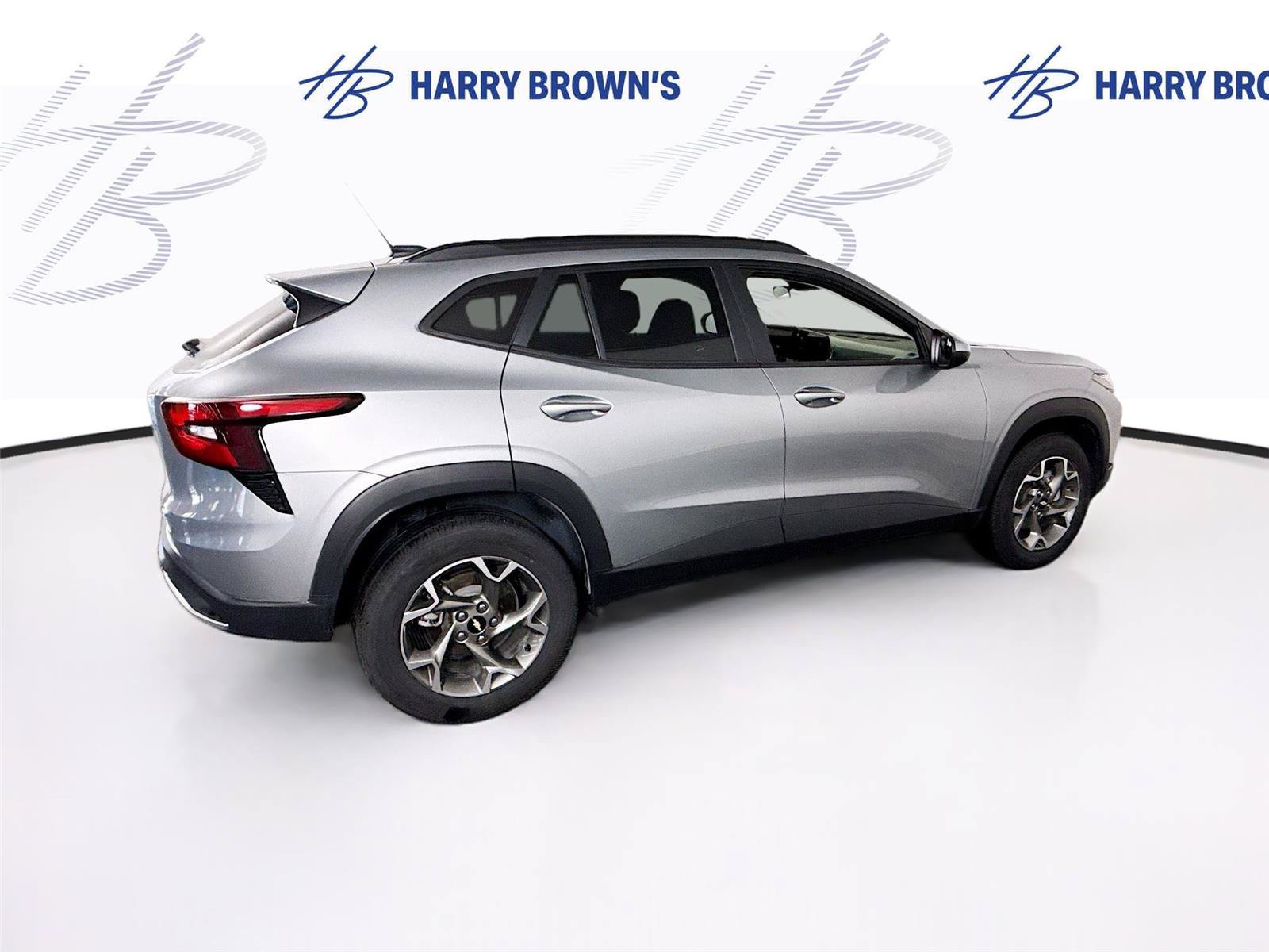 Used 2025 Chevrolet Trax LT FWD image 29