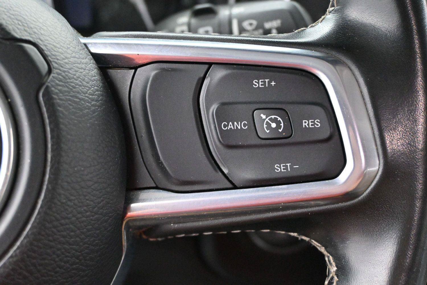 Used 2022 Jeep Wrangler Unlimited Sahara AWD/4WD image 18