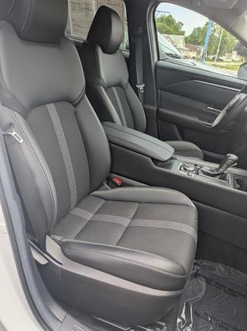 Used 2024 MAZDA CX-50 AWD 2.5 S w/ Weather Package image 17
