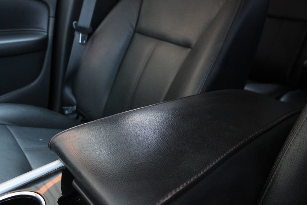 Used 2013 Ford Edge Limited FWD image 18