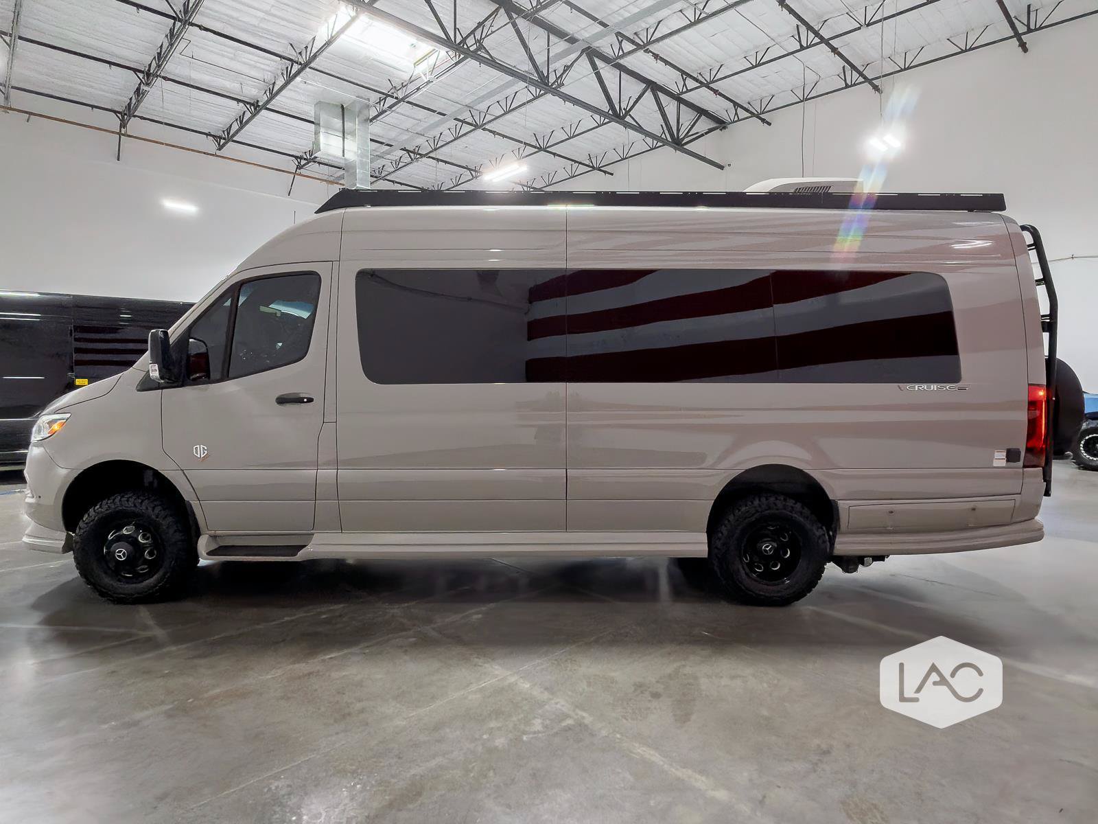Used 2025 Mercedes-Benz Sprinter 3500 image 38