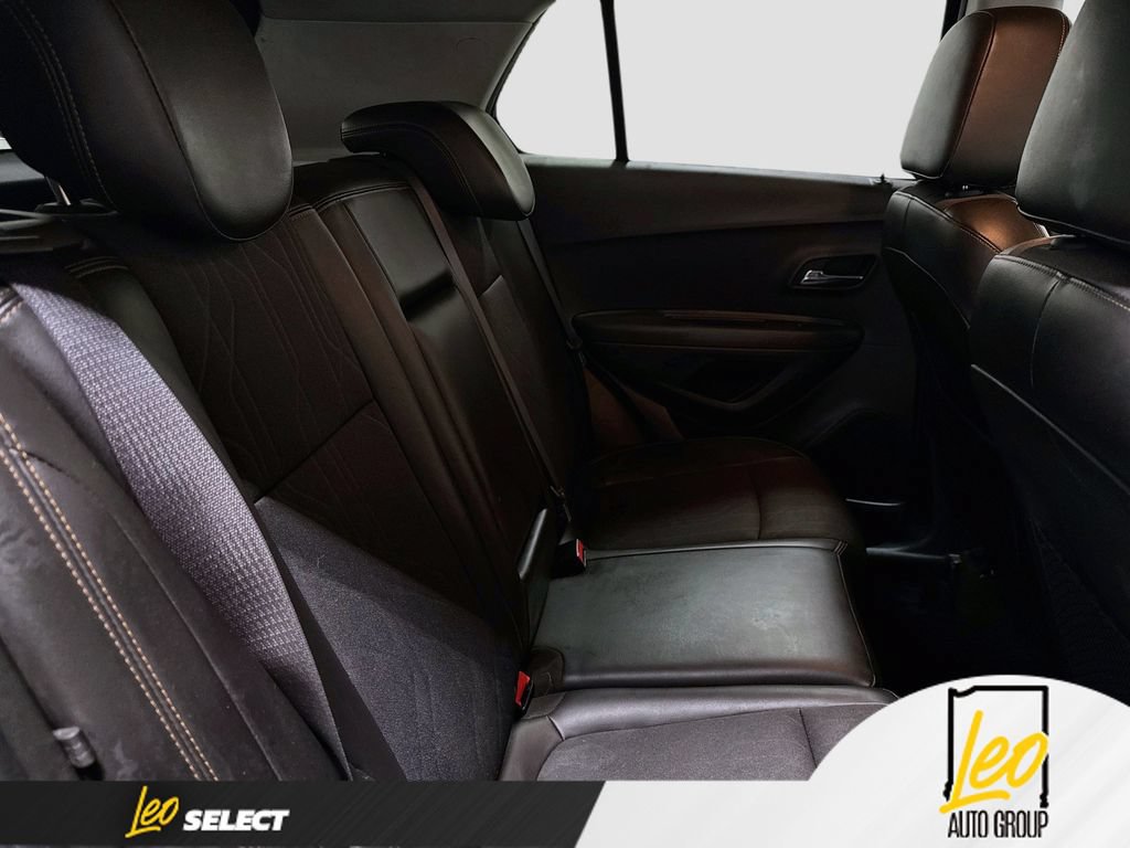 Used 2018 Chevrolet Trax LT w/ LT Convenience Package FWD image 25