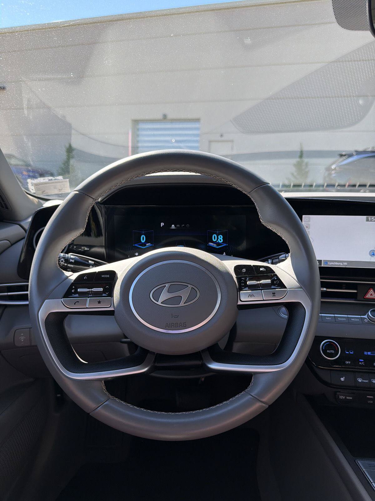 Certified 2025 Hyundai Elantra SEL FWD image 21