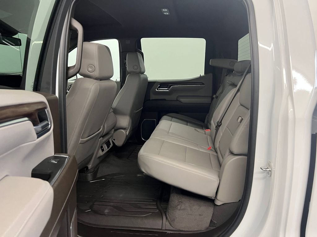 Used 2024 GMC Sierra 1500 SLT AWD/4WD image 11