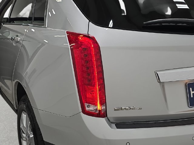 Used 2015 Cadillac SRX Luxury w/ Driver Awareness Package AWD/4WD image 33