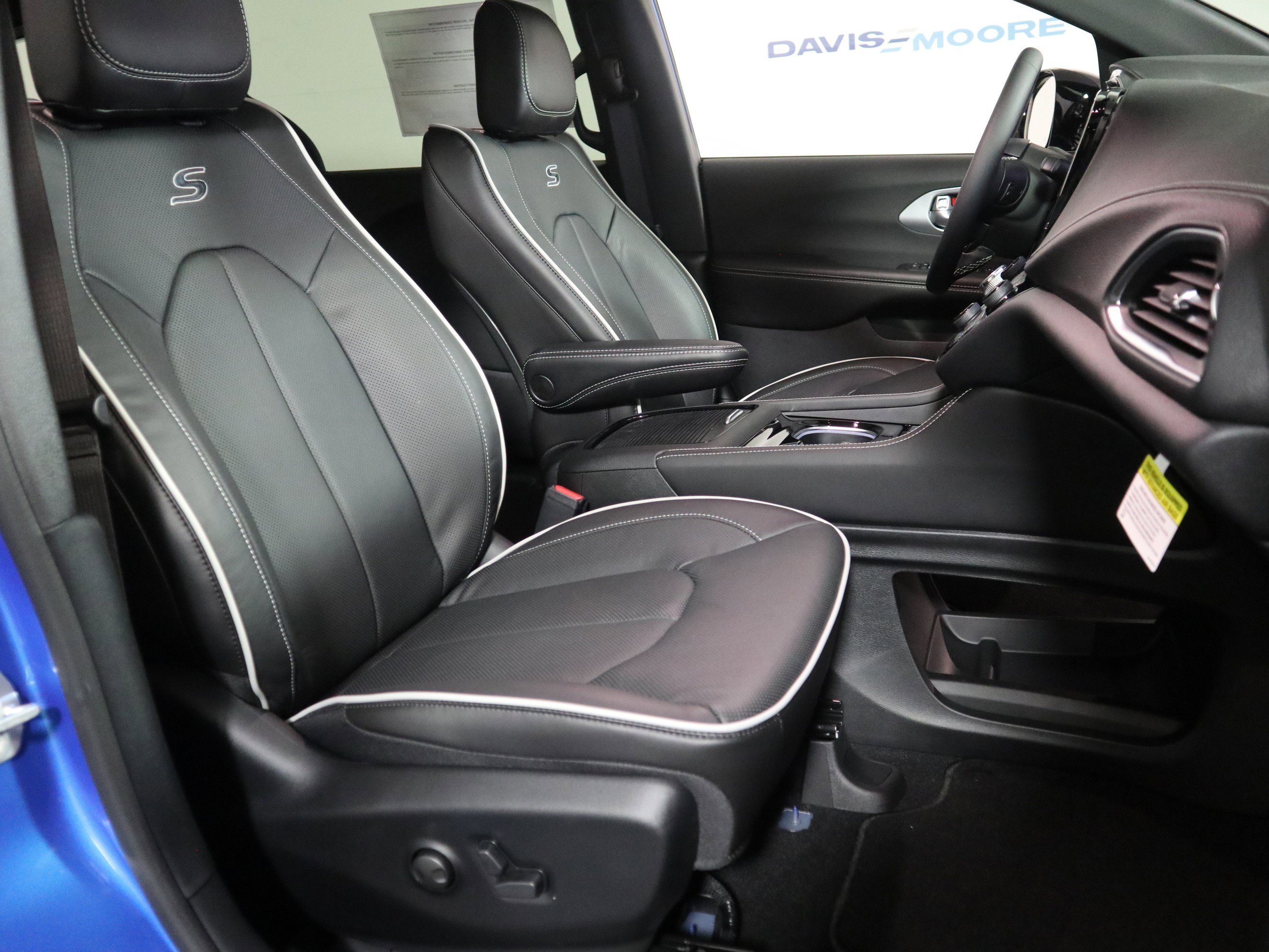 New 2026 Chrysler Pacifica Limited w/ S Appearance Package image 21