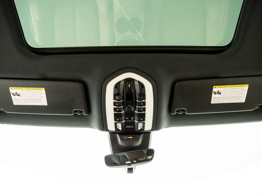 Certified 2024 Porsche Macan AWD/4WD image 20