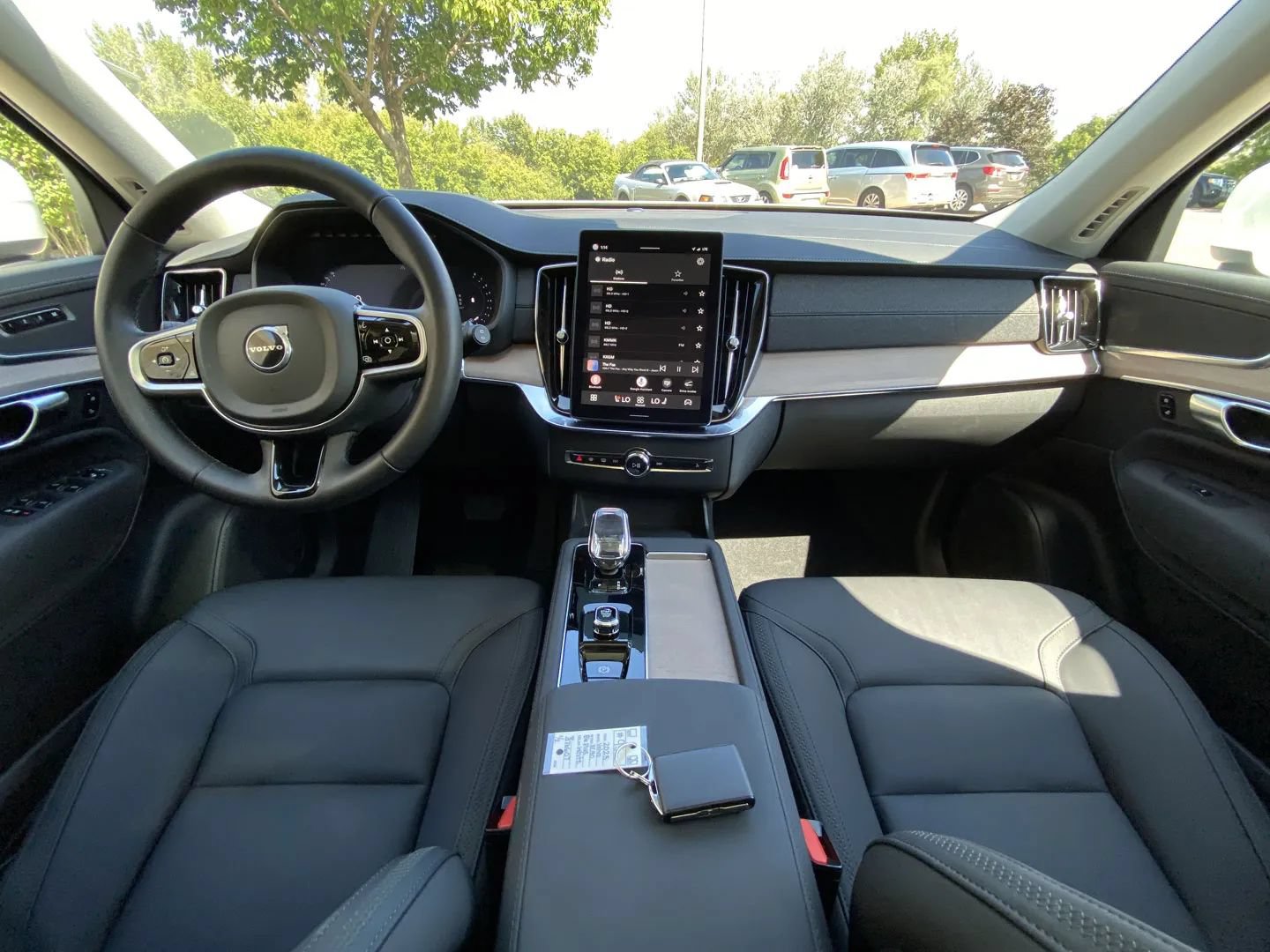 Used 2025 Volvo XC90 B6 Plus AWD/4WD image 15