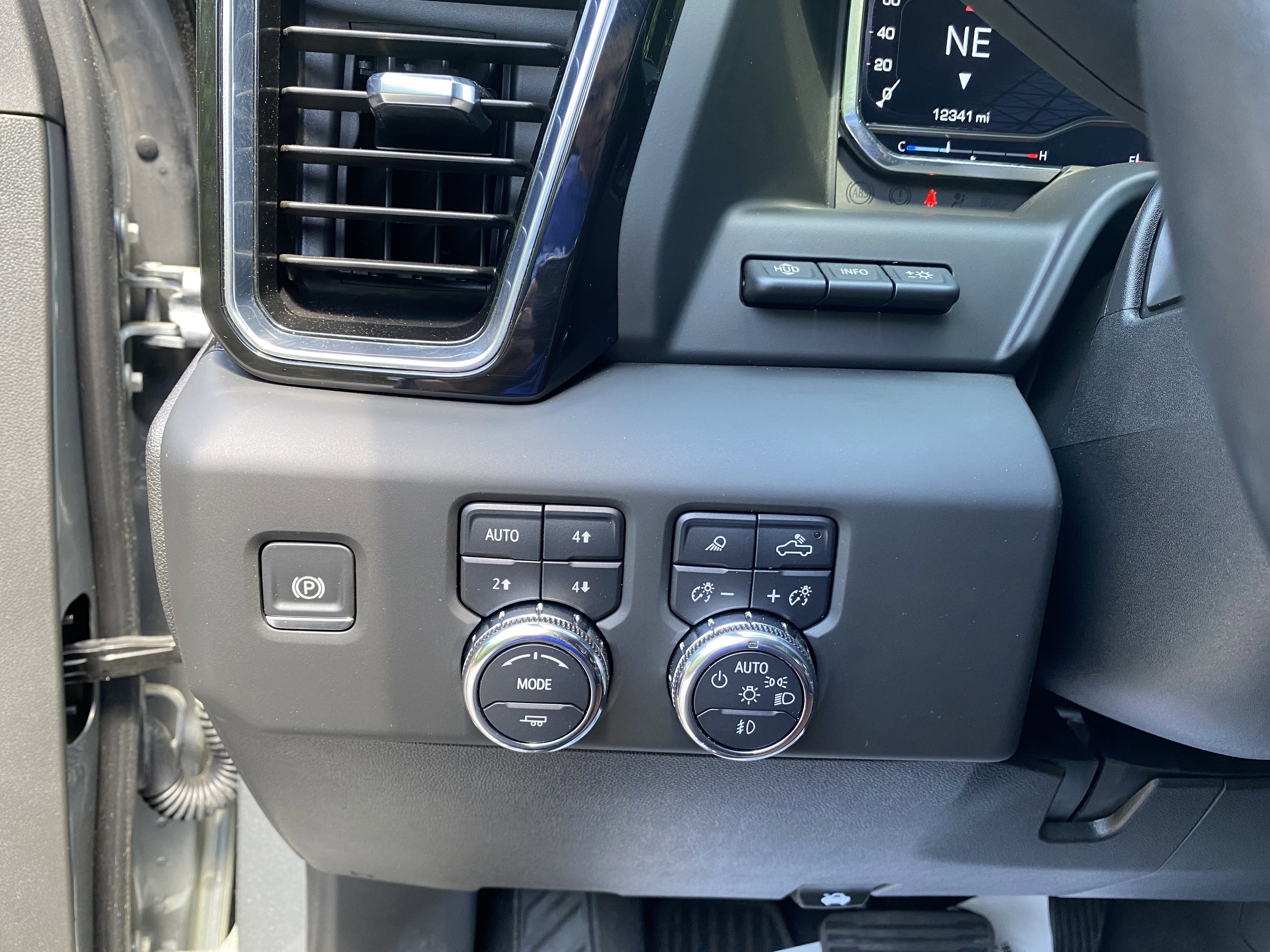 Used 2025 GMC Sierra 2500 Denali Ultimate AWD/4WD image 19