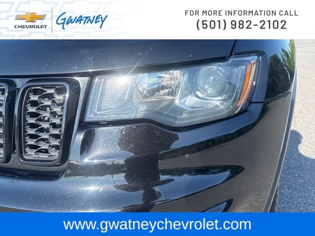 Used 2019 Jeep Grand Cherokee Laredo AWD/4WD image 14