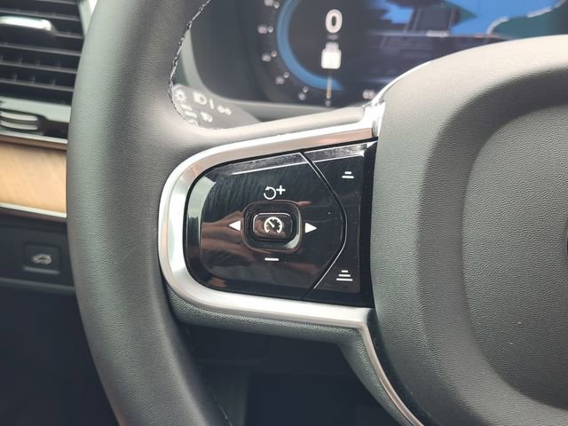 Used 2023 Volvo XC90 B6 Plus w/ Protection Package Premier image 28