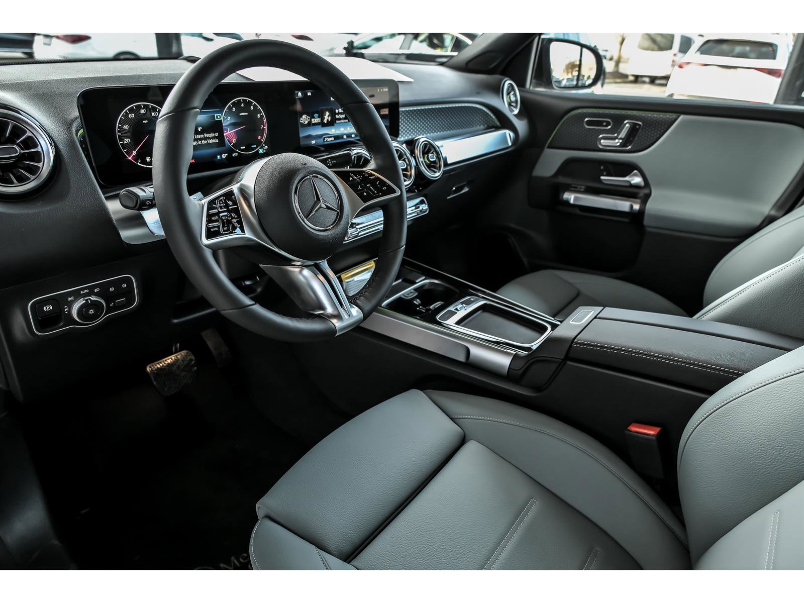 New 2026 Mercedes-Benz GLB 250 4MATIC image 6