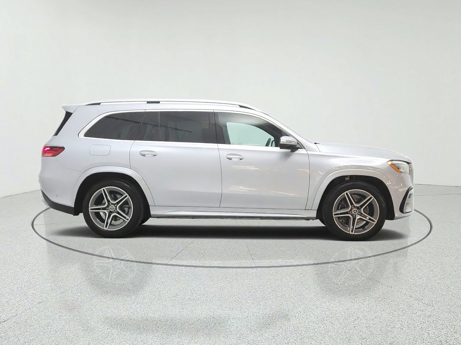 Certified 2025 Mercedes-Benz GLS 450 4MATIC w/ AMG Line Exterior image 4