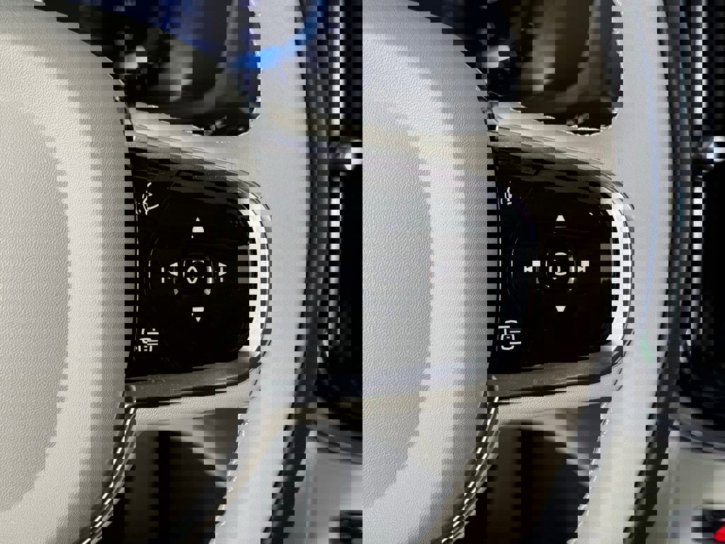 New 2024 Volvo S60 B5 Plus w/ Climate Package image 30