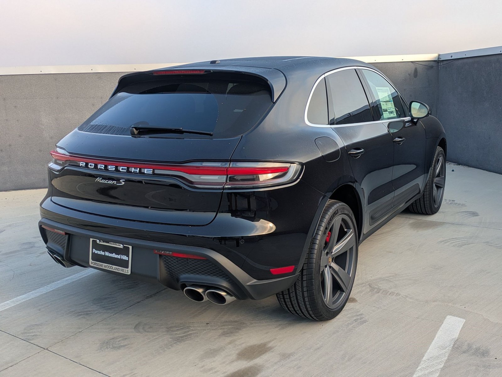 Certified 2025 Porsche Macan S AWD/4WD image 9