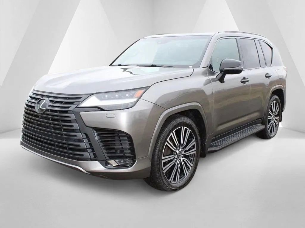 Used 2023 Lexus LX 600 4WD w/ Appearance Package image 3