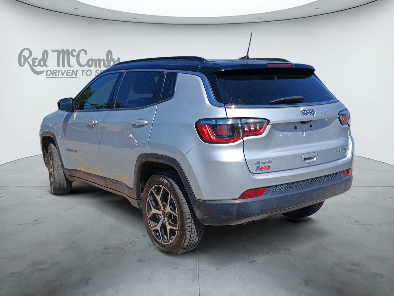 Used 2025 Jeep Compass Limited AWD/4WD image 6