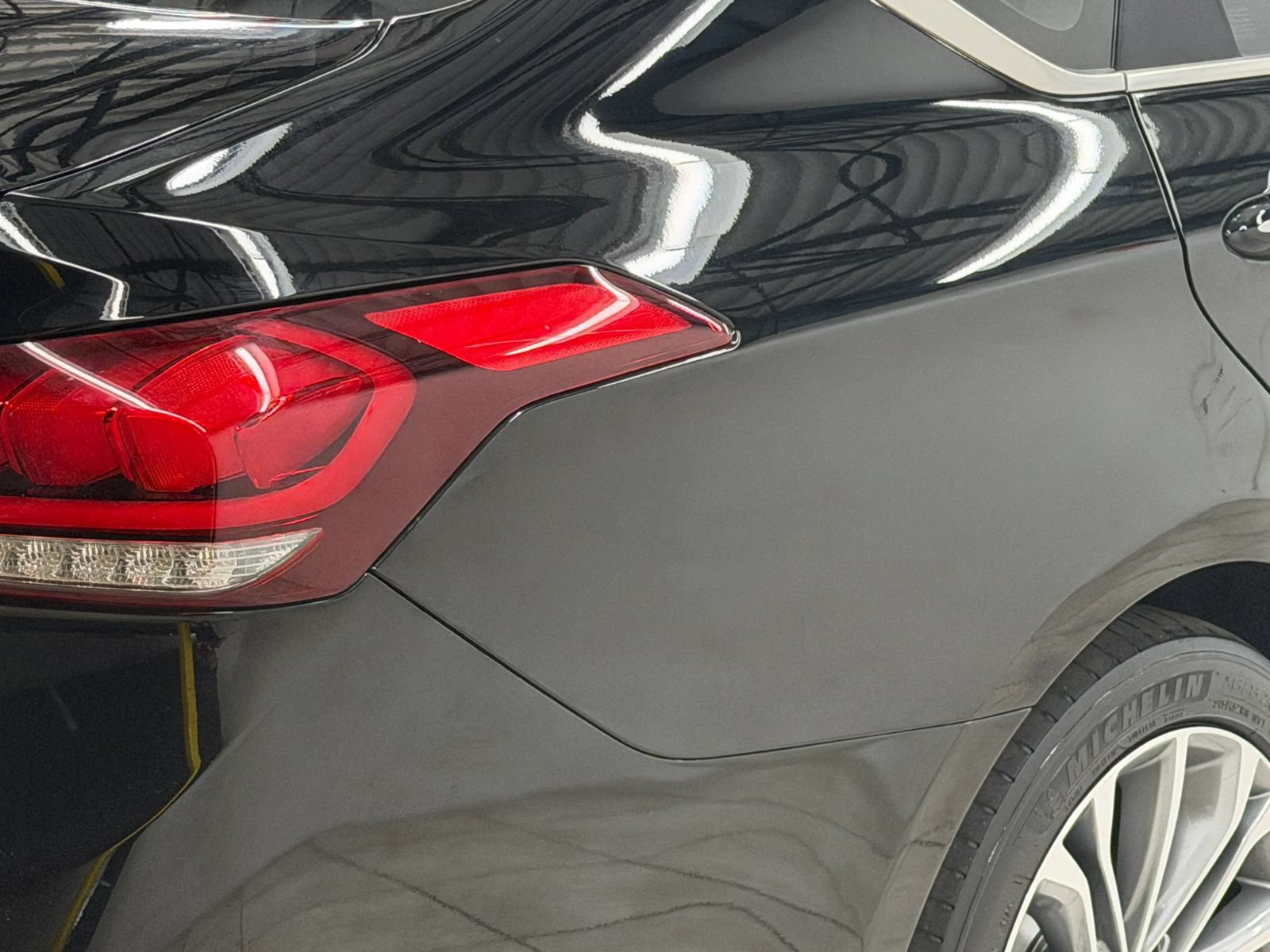 Used 2016 Hyundai Genesis 3.8 RWD image 10
