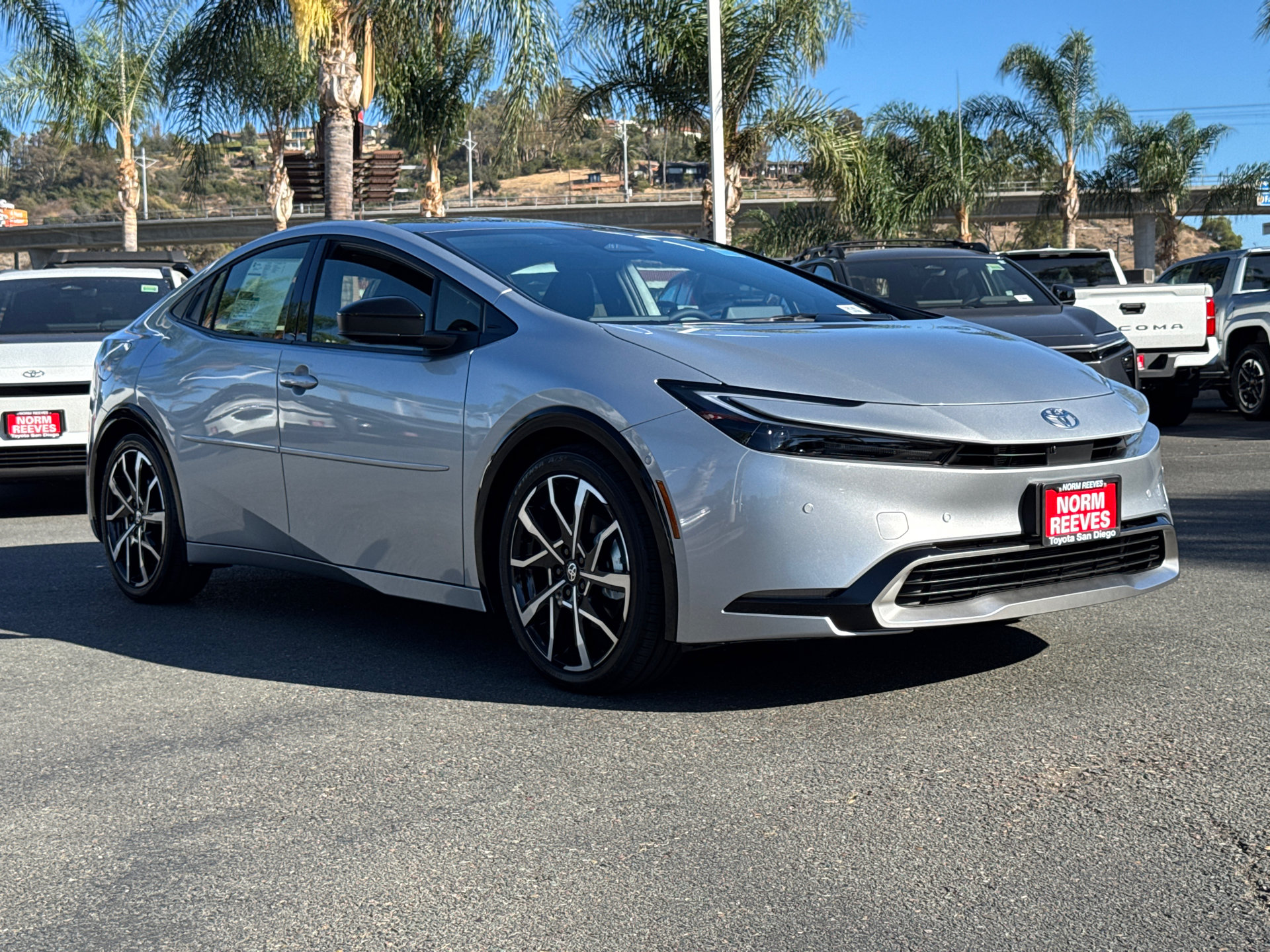 New 2027 Toyota Prius Plug-In Hybrid FWD image 4