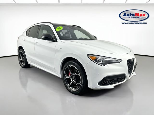 Used 2022 Alfa Romeo Stelvio Veloce image 1
