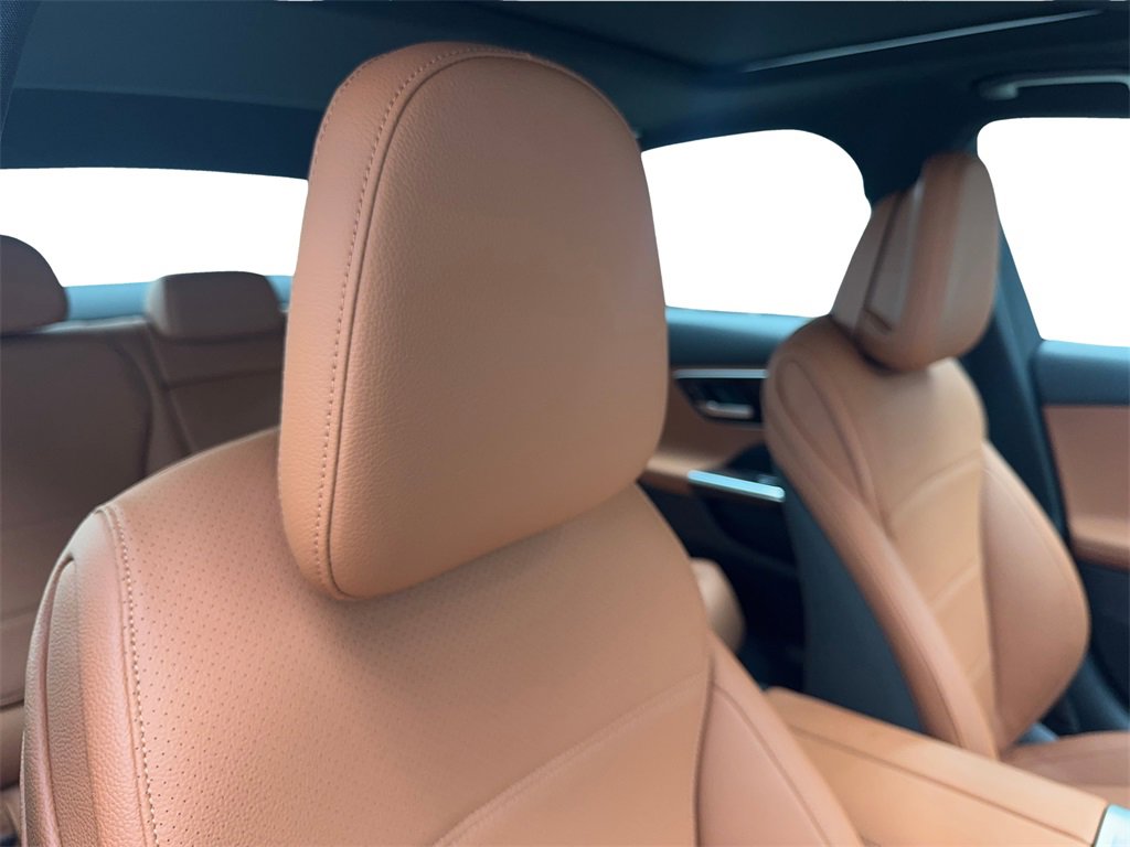 Used 2025 Mercedes-Benz C 300 Sedan image 43